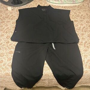 Figs Black Sleeveless Scrub Set